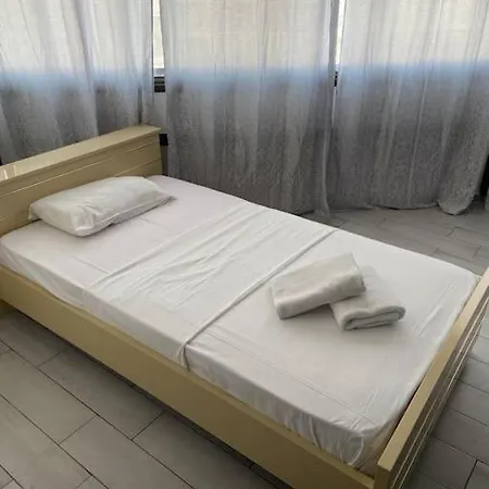 Apartament Paradise Homes 16 *